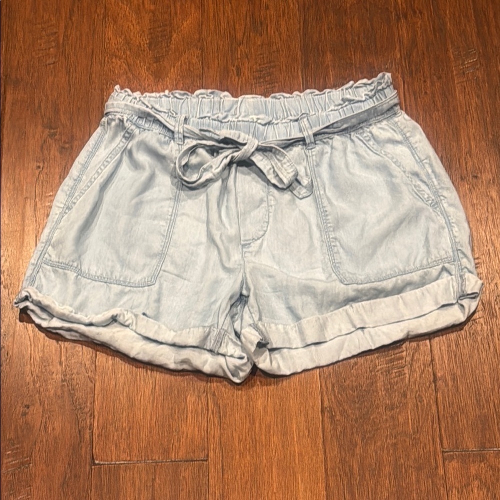 CM🩷 Medium Aerie Light Denim Women's Cargo Shorts